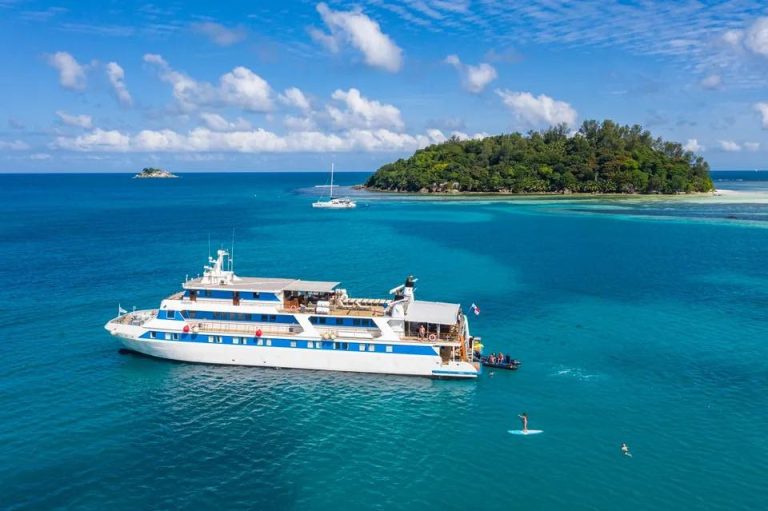 🌴 Seychelles Island Hopping Cruise + Beach Stay 🌴