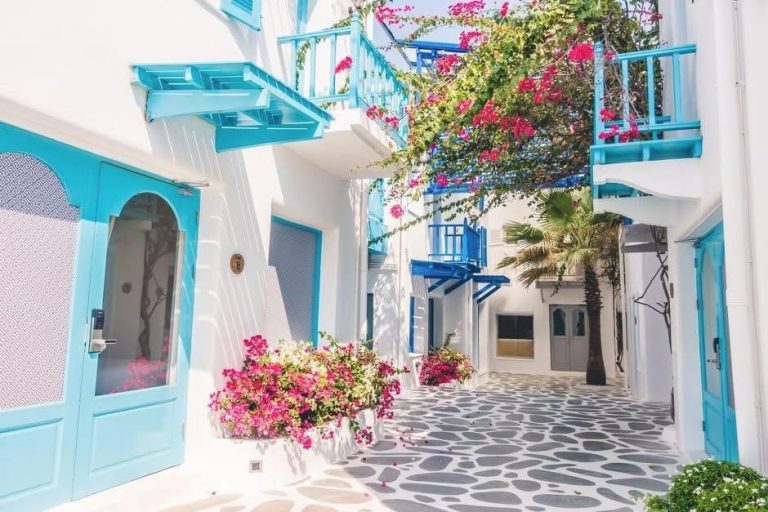 7 Nights in Santorini 💙