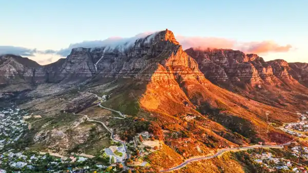 On Safari in South Africa – Rhino East Lodge + 3-night Cape Town extension