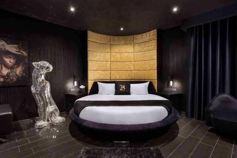 PRIVATE HOT TUB SUITE ESCAPE – MALTA ADULTS-ONLY GETAWAY