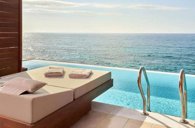 🚨💦🇬🇷 CRETE 2027 – SEAVIEW SWIM UP ROOM 🇬🇷💦🚨