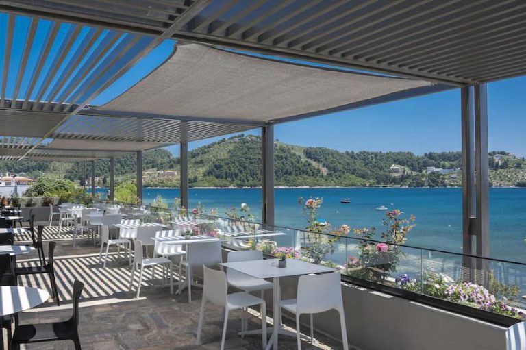 Stunning Skiathos: Book Today for a FREE Half Board Upgrade! 🌺